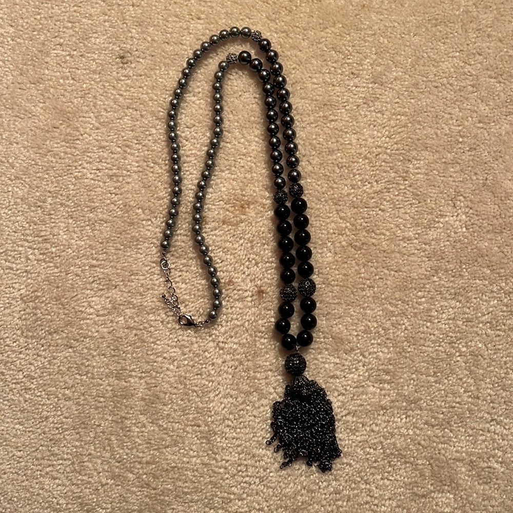 22” long necklace grey to black